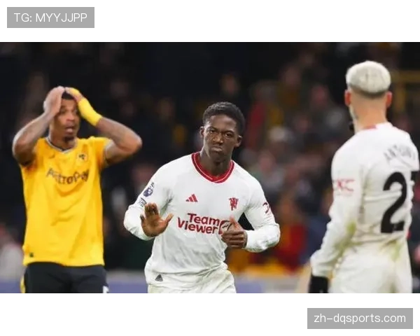 官方：曼联与青训小将科比·梅努完成长期续约